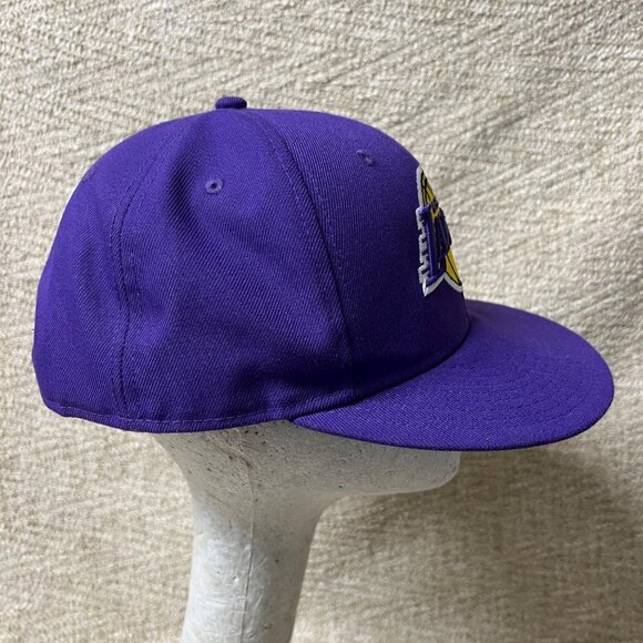 New Era Los Angeles Lakers Upside Down Logo 9FIFTY Snapback Hat Purple - Picture 5 of 7